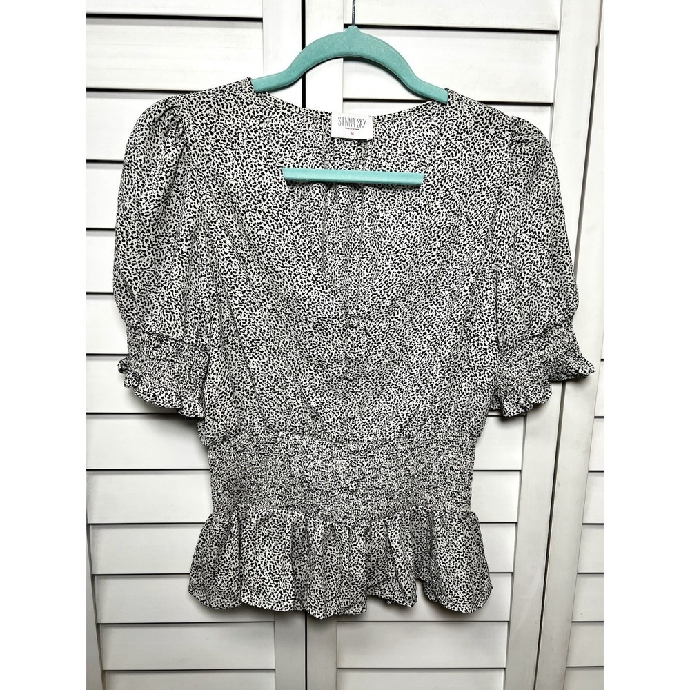 Sienna Sky Animal Print V-Neck Ruffle Puff Sleeve Smocked Peplum Top Size Medium